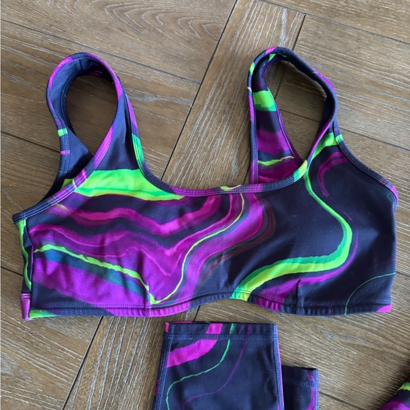 Fabletics Multicolor Activewear Set - Picture 2 of 16